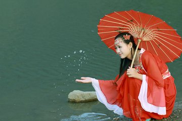 关于乱爱经历高清未删减